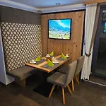 Garni Valülla Szálloda 4*